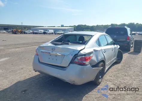 2015 Nissan Altima 2.5 S из США, поврежденный, VIN 1N4AL3AP3FN401004